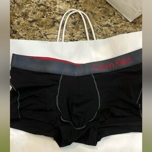 CALVIN KLEIN MODERN BODY-DEFINING fit low rise STRETCH bold TRUNK black